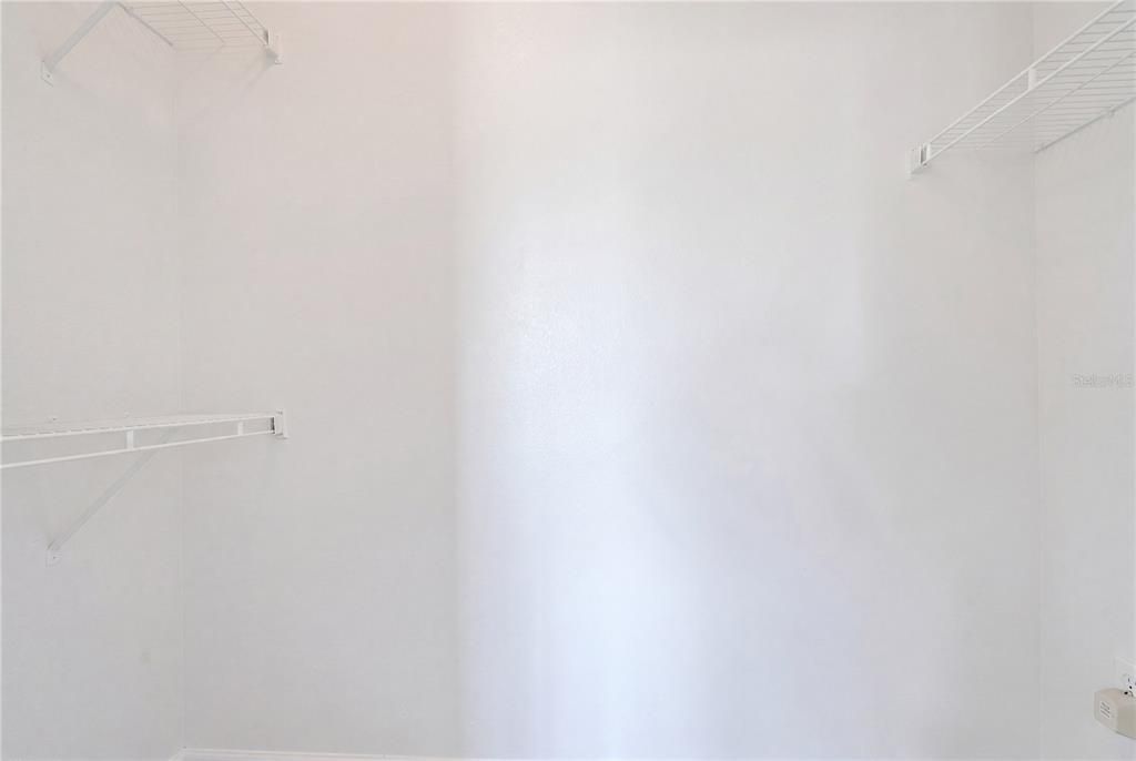 For Sale: $134,900 (1 beds, 1 baths, 951 Square Feet)