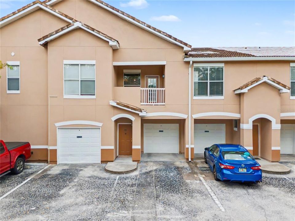 For Sale: $134,900 (1 beds, 1 baths, 951 Square Feet)