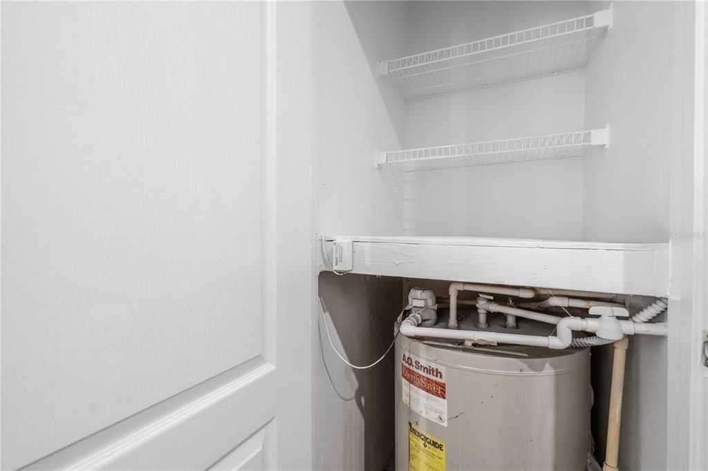 For Sale: $134,900 (1 beds, 1 baths, 951 Square Feet)