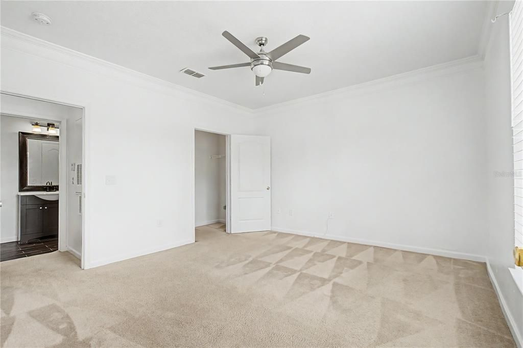For Sale: $134,900 (1 beds, 1 baths, 951 Square Feet)