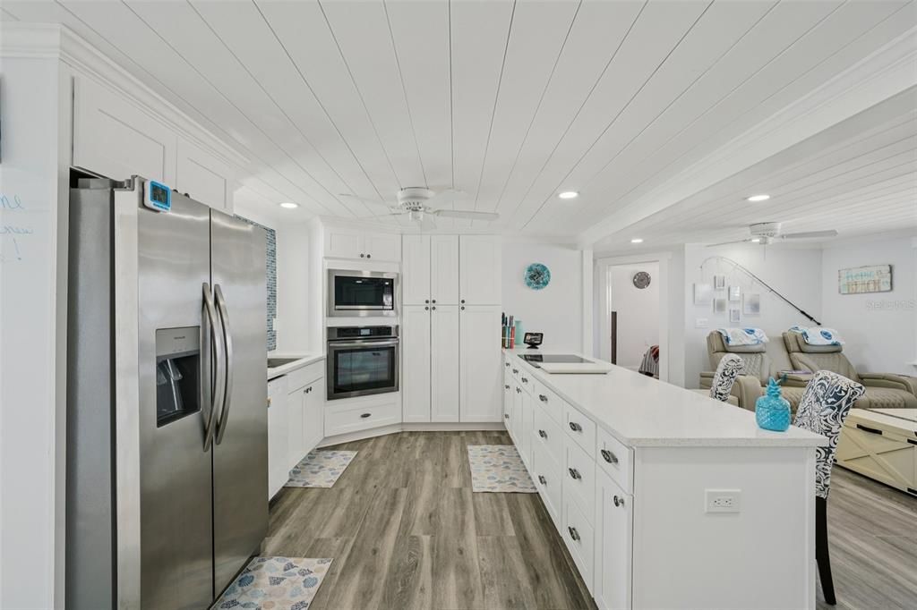 For Sale: $424,999 (2 beds, 2 baths, 1144 Square Feet)