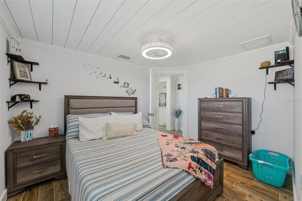 For Sale: $424,999 (2 beds, 2 baths, 1144 Square Feet)