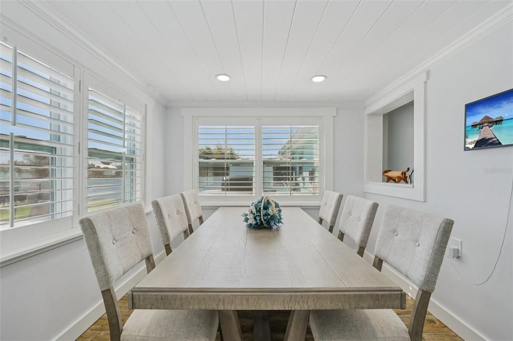 For Sale: $424,999 (2 beds, 2 baths, 1144 Square Feet)