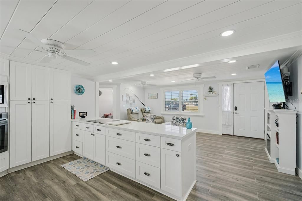 For Sale: $424,999 (2 beds, 2 baths, 1144 Square Feet)