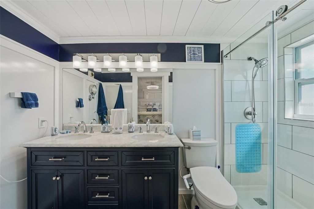 For Sale: $424,999 (2 beds, 2 baths, 1144 Square Feet)