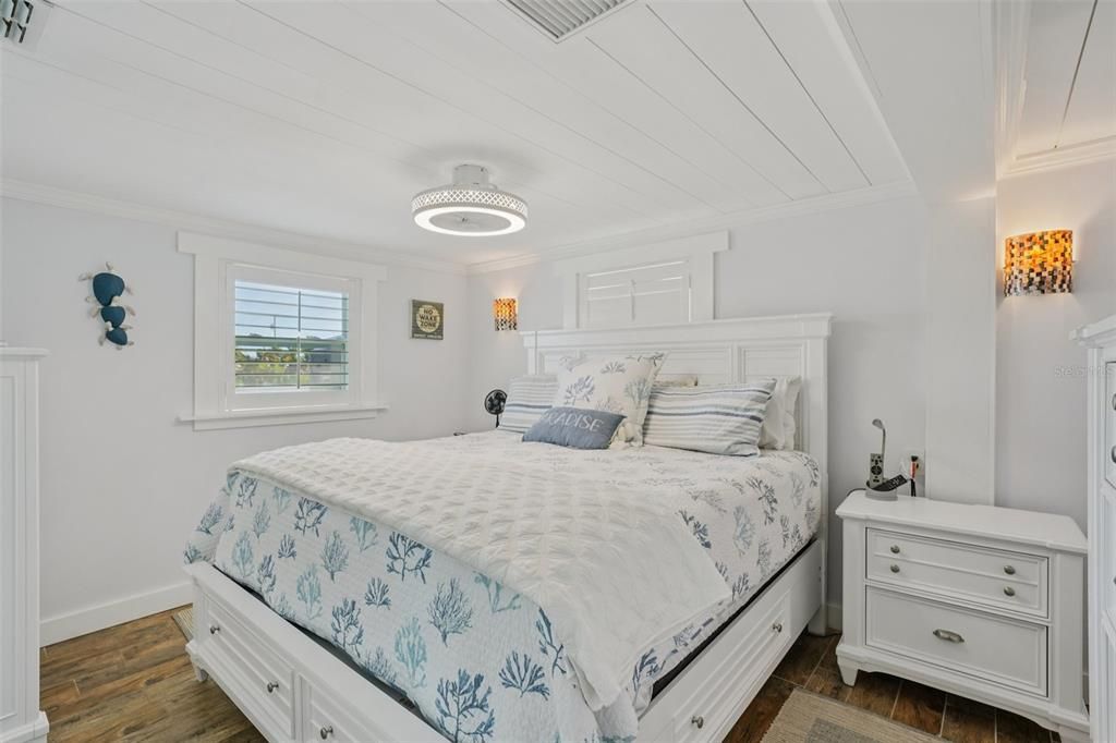 For Sale: $424,999 (2 beds, 2 baths, 1144 Square Feet)