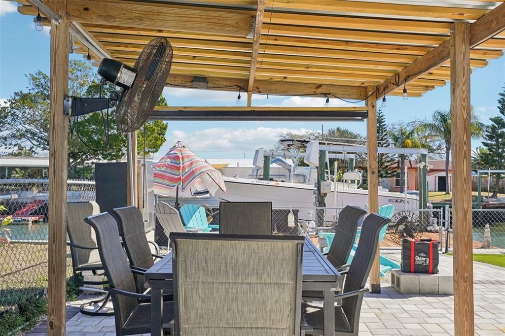 For Sale: $424,999 (2 beds, 2 baths, 1144 Square Feet)