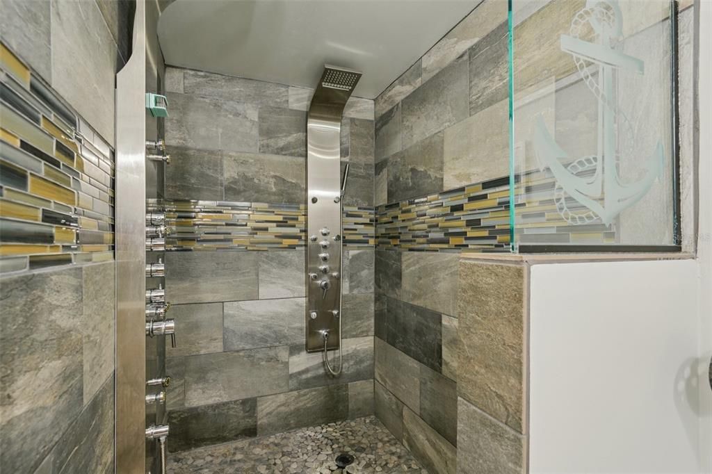For Sale: $424,999 (2 beds, 2 baths, 1144 Square Feet)