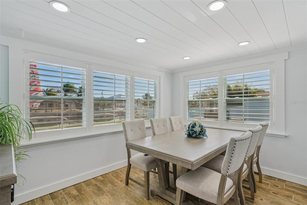For Sale: $424,999 (2 beds, 2 baths, 1144 Square Feet)