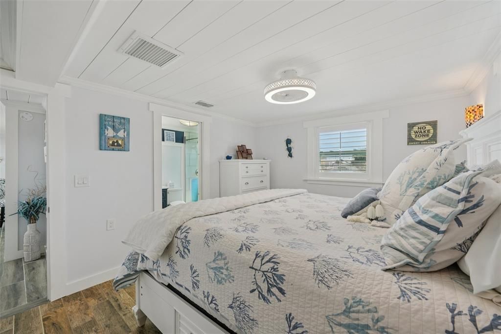 For Sale: $424,999 (2 beds, 2 baths, 1144 Square Feet)