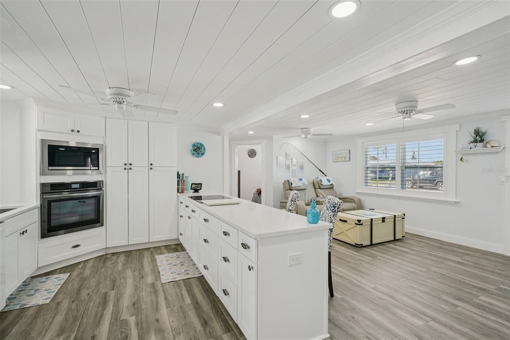 For Sale: $424,999 (2 beds, 2 baths, 1144 Square Feet)