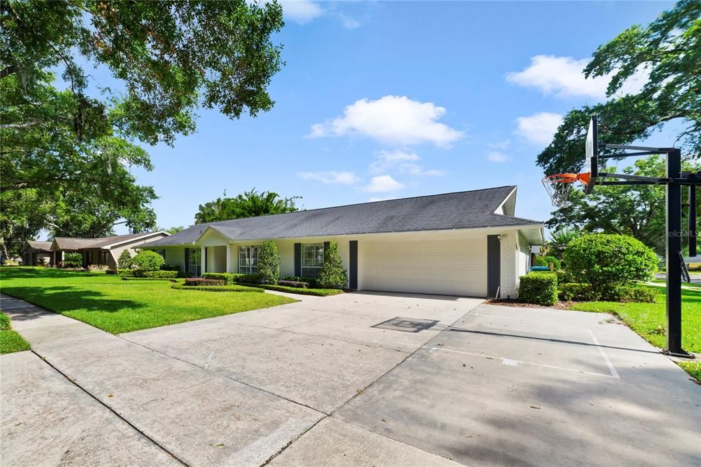 For Sale: $1,386,000 (4 beds, 3 baths, 2473 Square Feet)
