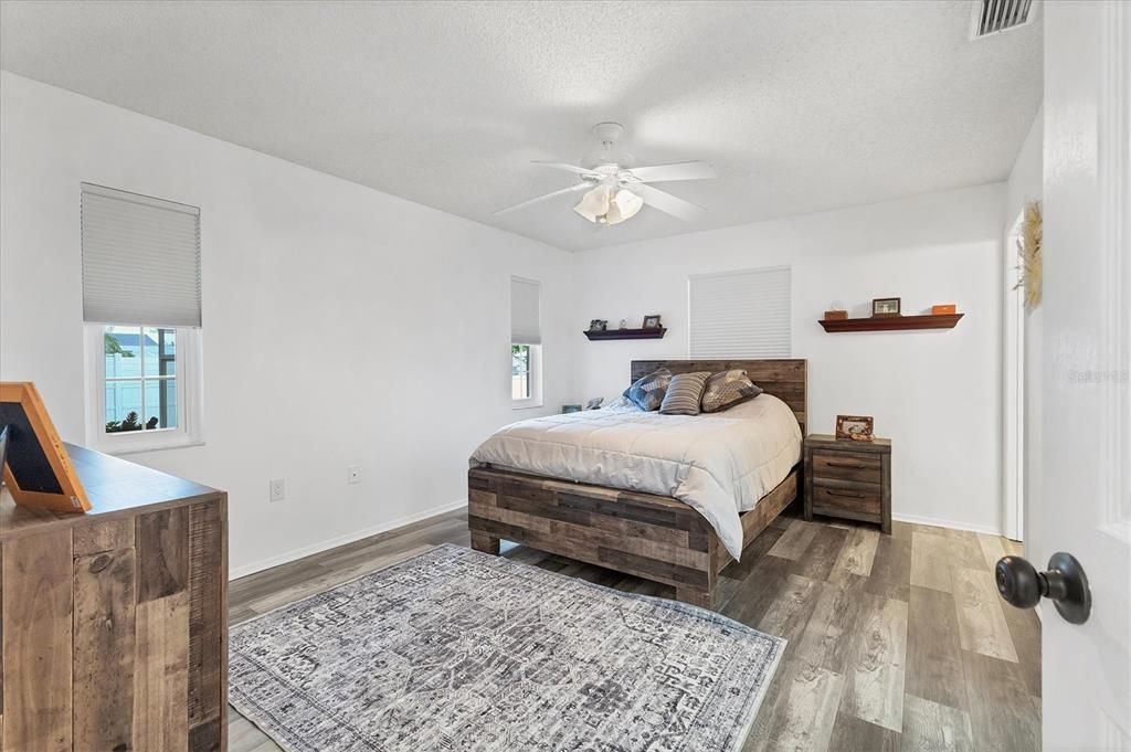 For Rent: $2,300 (3 beds, 2 baths, 1328 Square Feet)