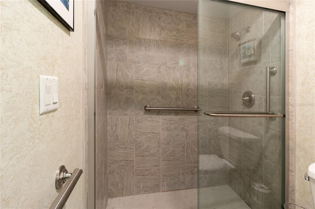 For Rent: $3,000 (3 beds, 2 baths, 1847 Square Feet)