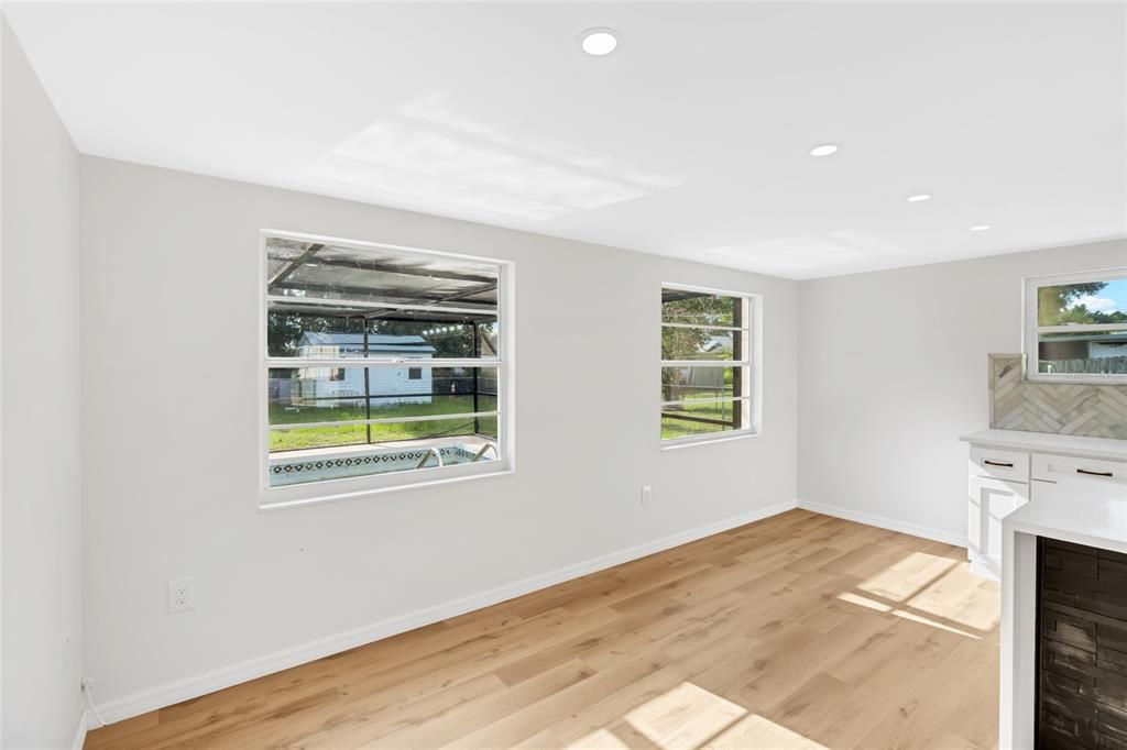 For Sale: $390,000 (3 beds, 2 baths, 1269 Square Feet)
