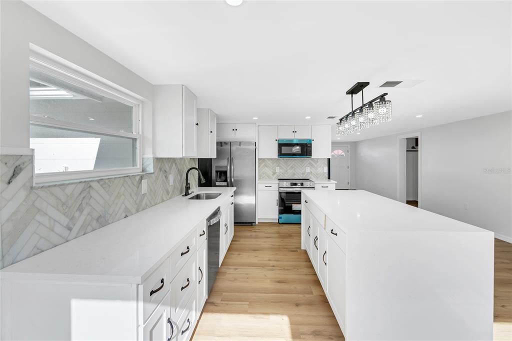 For Sale: $390,000 (3 beds, 2 baths, 1269 Square Feet)