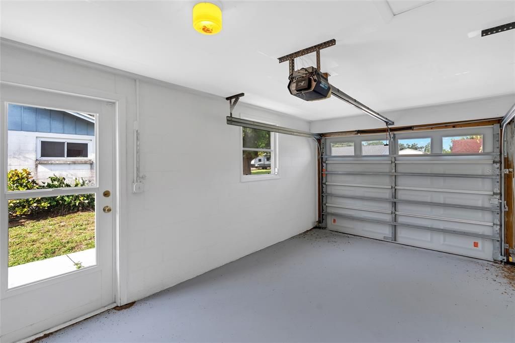 For Sale: $390,000 (3 beds, 2 baths, 1269 Square Feet)