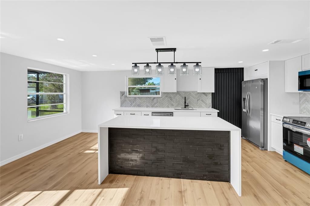For Sale: $390,000 (3 beds, 2 baths, 1269 Square Feet)