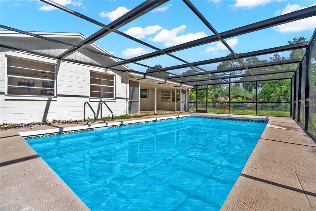For Sale: $390,000 (3 beds, 2 baths, 1269 Square Feet)