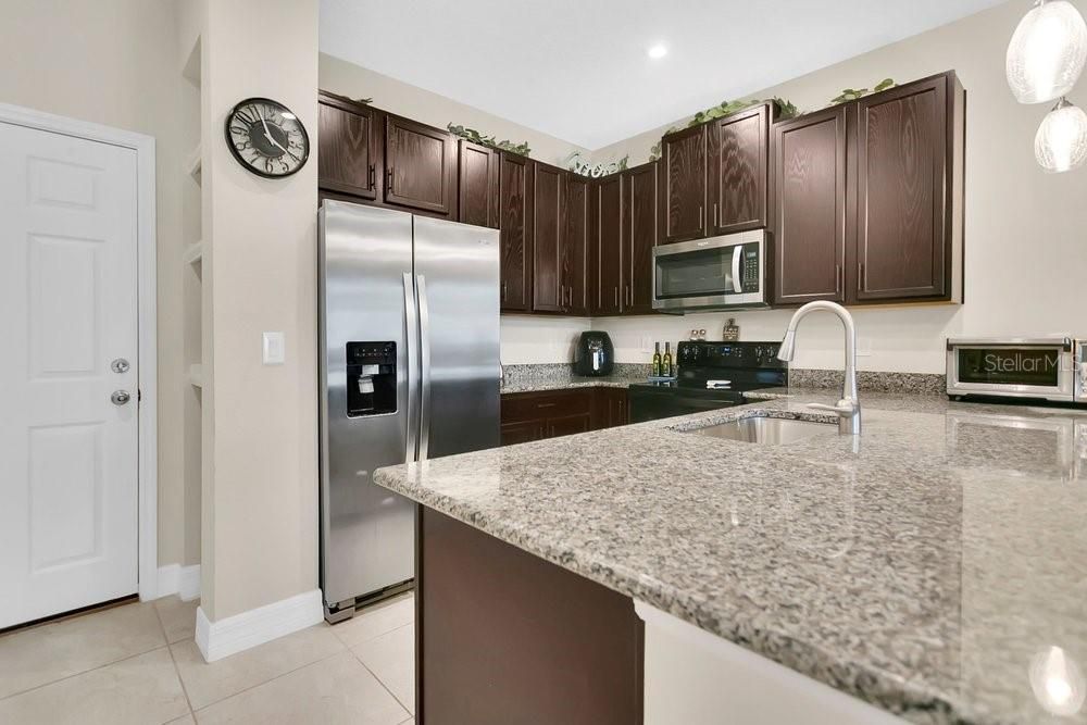 For Sale: $359,000 (3 beds, 2 baths, 1545 Square Feet)