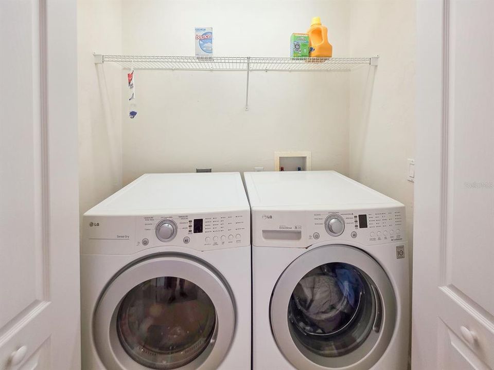 For Sale: $330,000 (3 beds, 2 baths, 1684 Square Feet)