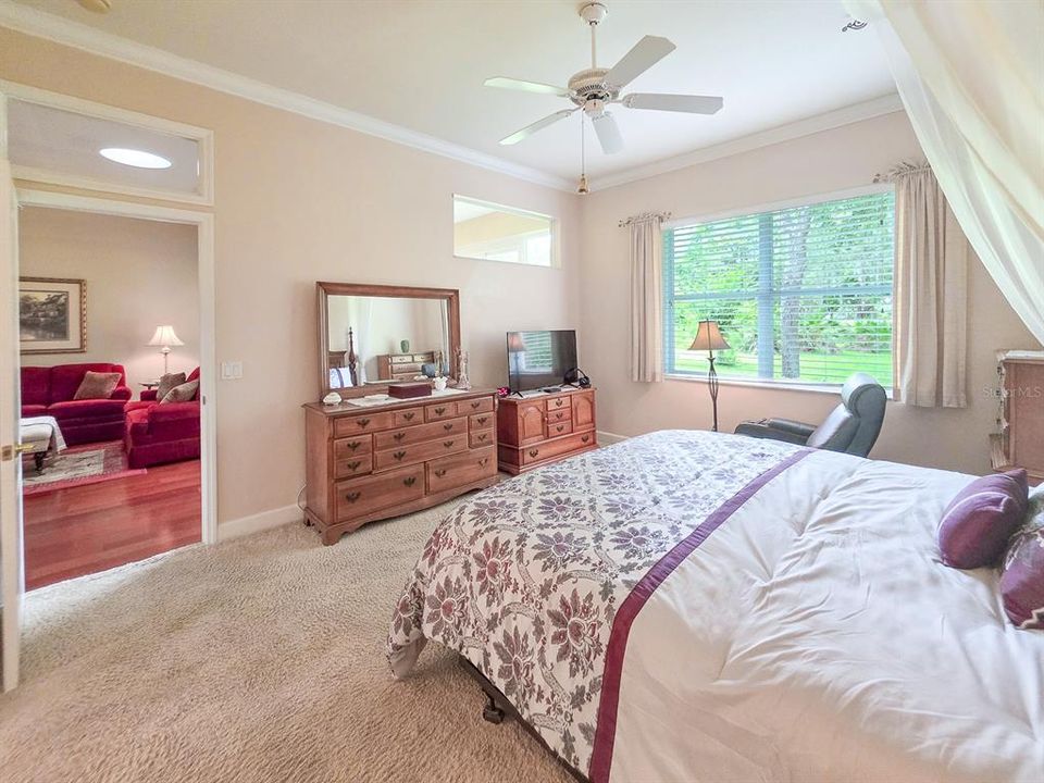 For Sale: $330,000 (3 beds, 2 baths, 1684 Square Feet)
