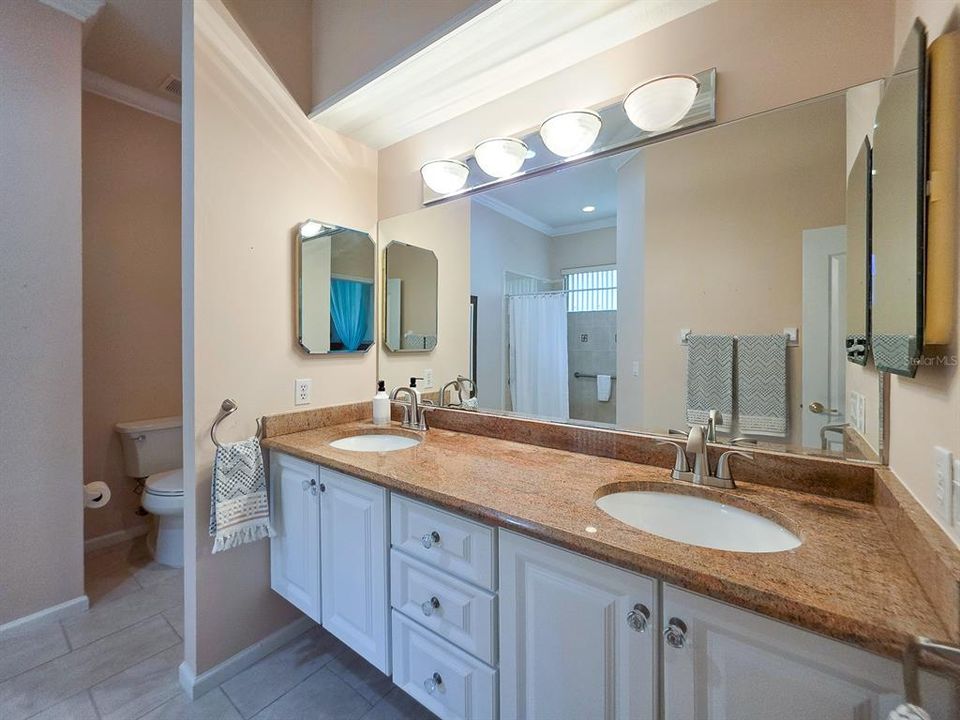 For Sale: $330,000 (3 beds, 2 baths, 1684 Square Feet)