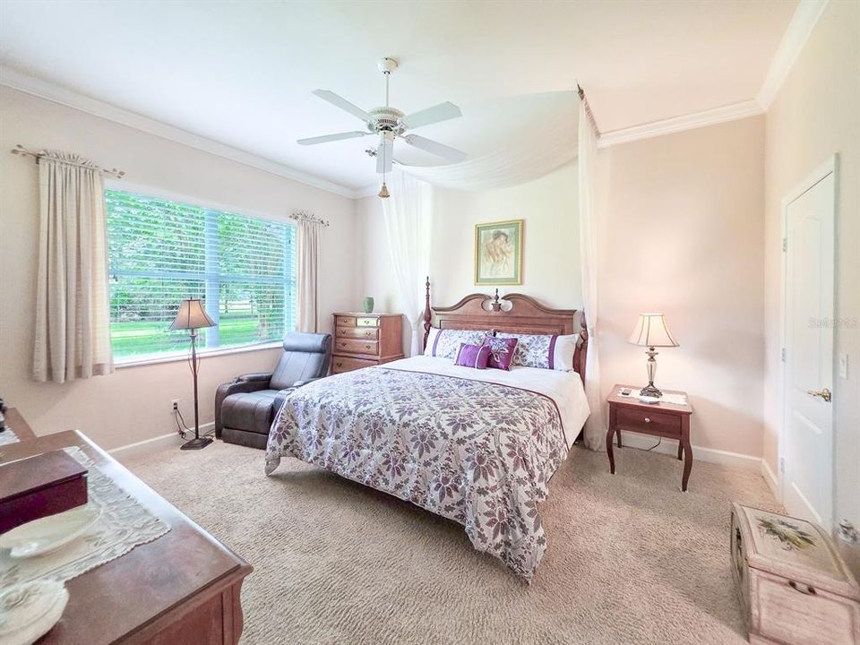 For Sale: $330,000 (3 beds, 2 baths, 1684 Square Feet)