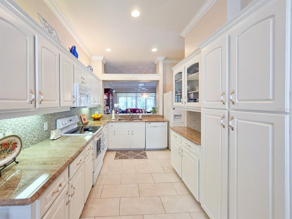 For Sale: $330,000 (3 beds, 2 baths, 1684 Square Feet)