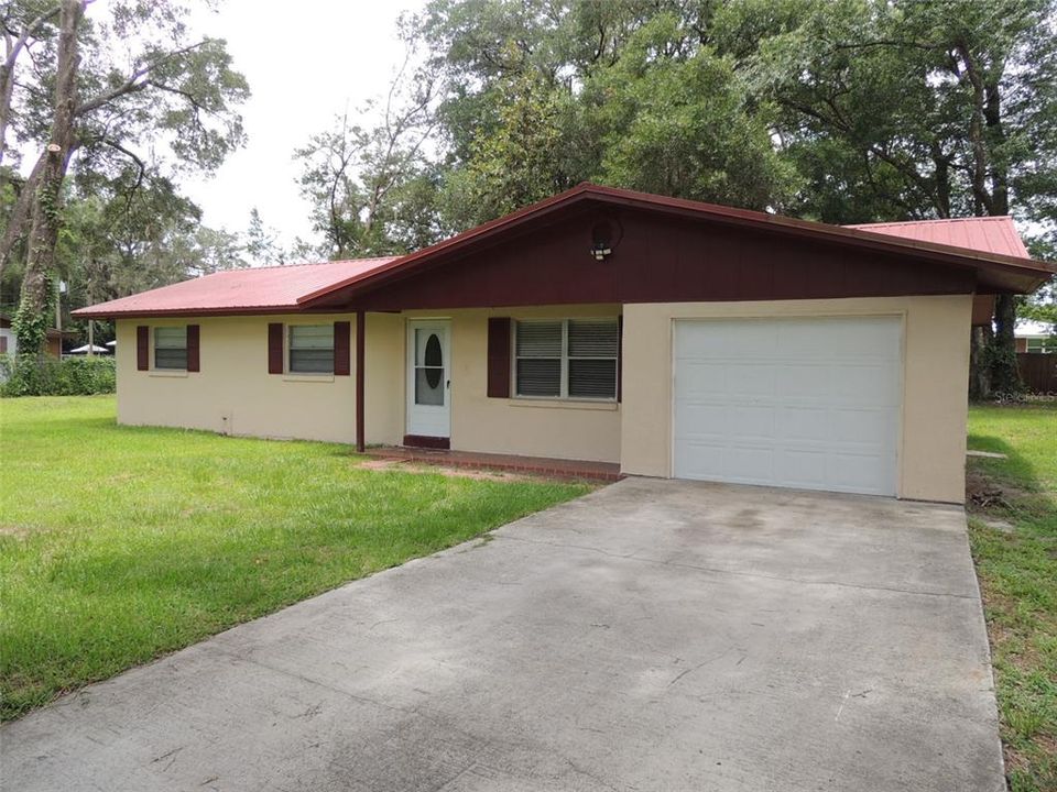 For Sale: $205,000 (3 beds, 1 baths, 1032 Square Feet)