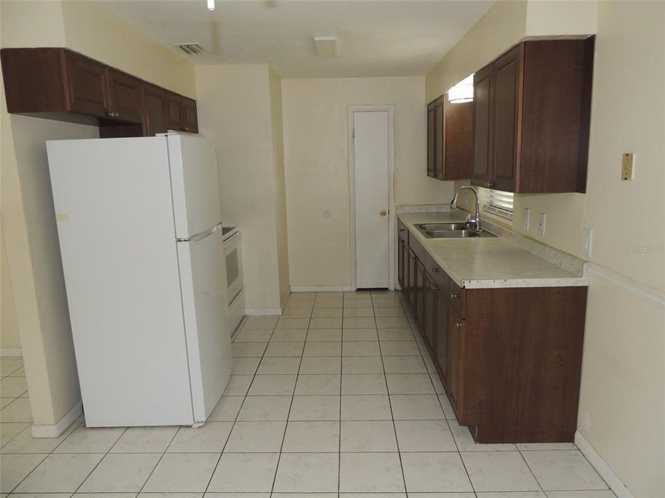 For Sale: $205,000 (3 beds, 1 baths, 1032 Square Feet)