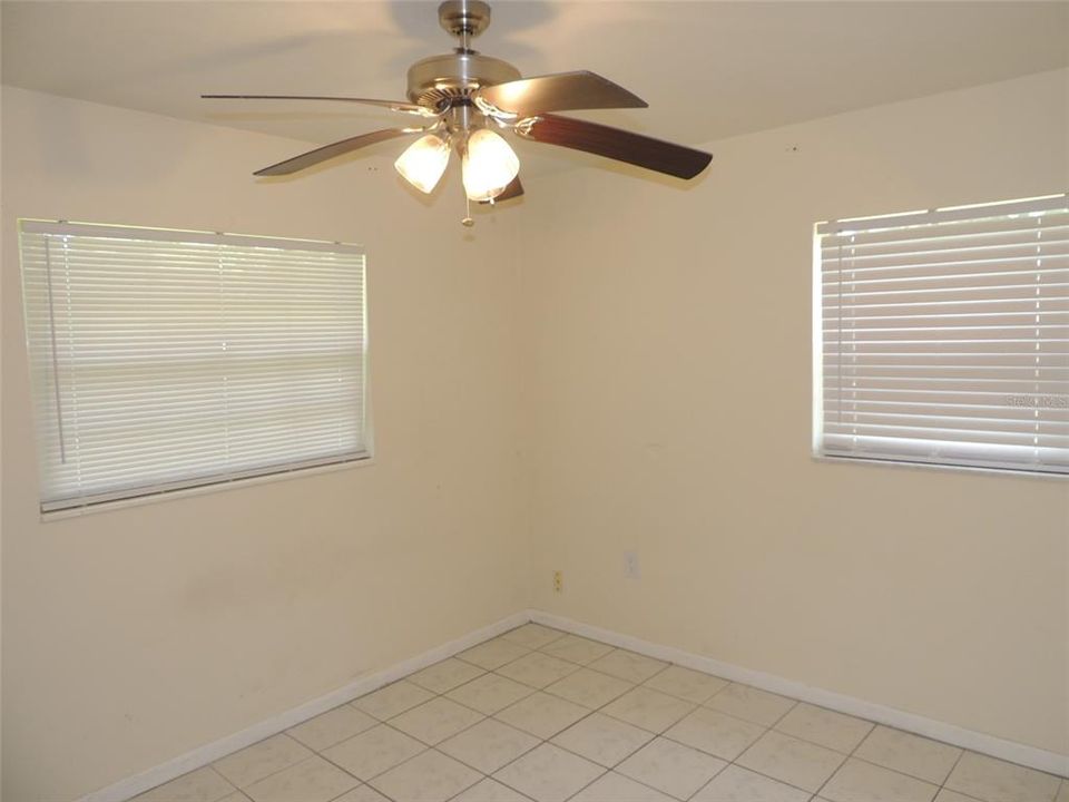 For Sale: $205,000 (3 beds, 1 baths, 1032 Square Feet)