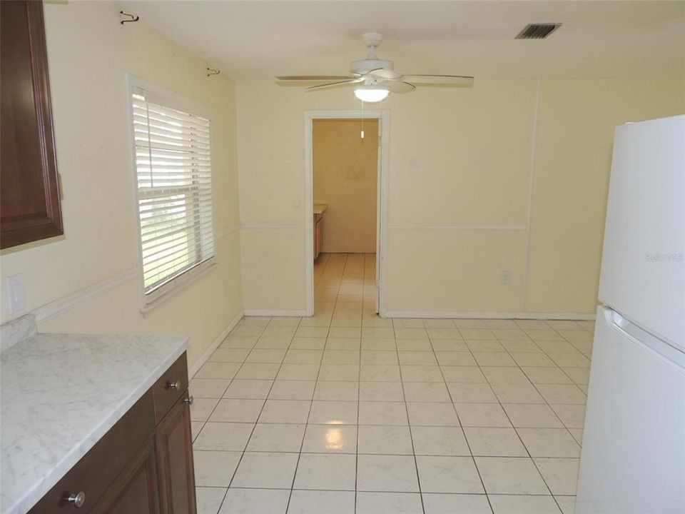 For Sale: $205,000 (3 beds, 1 baths, 1032 Square Feet)