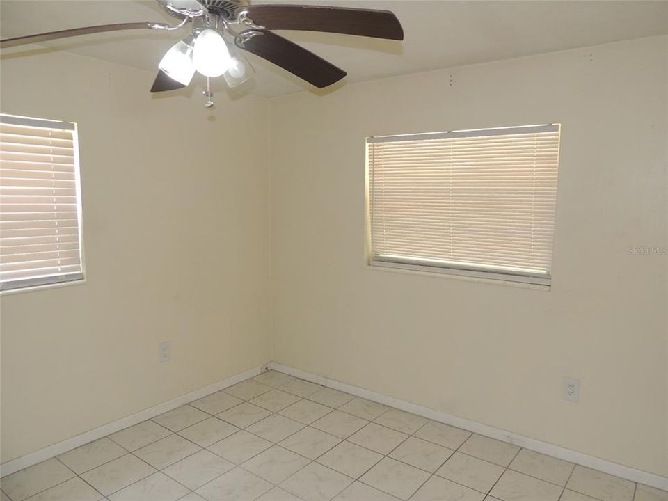 For Sale: $205,000 (3 beds, 1 baths, 1032 Square Feet)