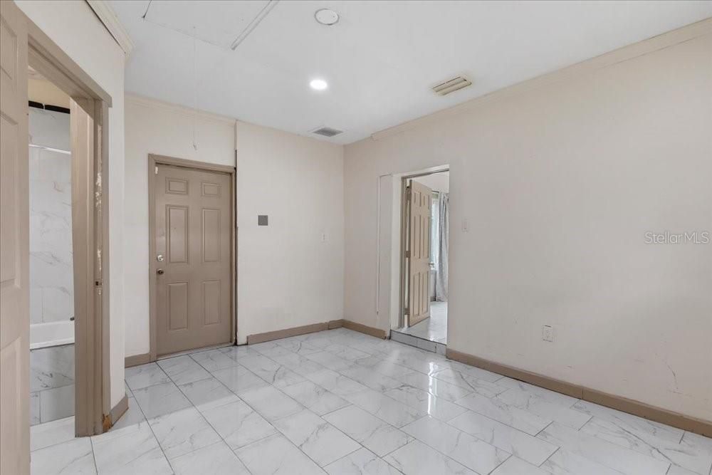 En Renta: $1,400 (2 camas, 2 baños, 930 Pies cuadrados)