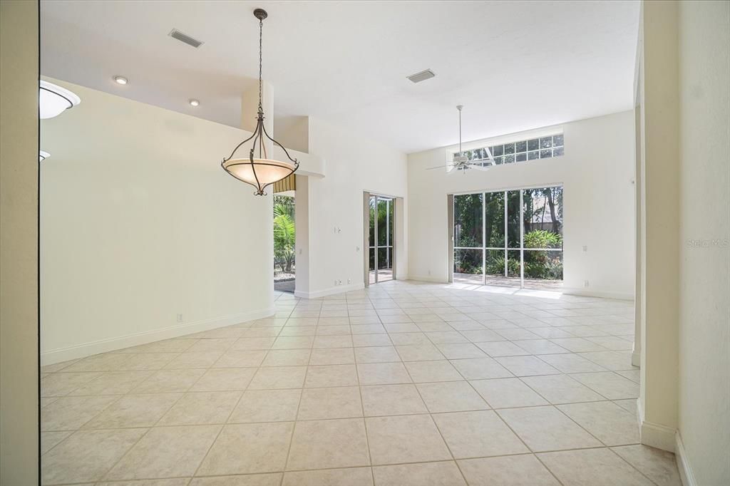 For Sale: $545,000 (3 beds, 2 baths, 1721 Square Feet)