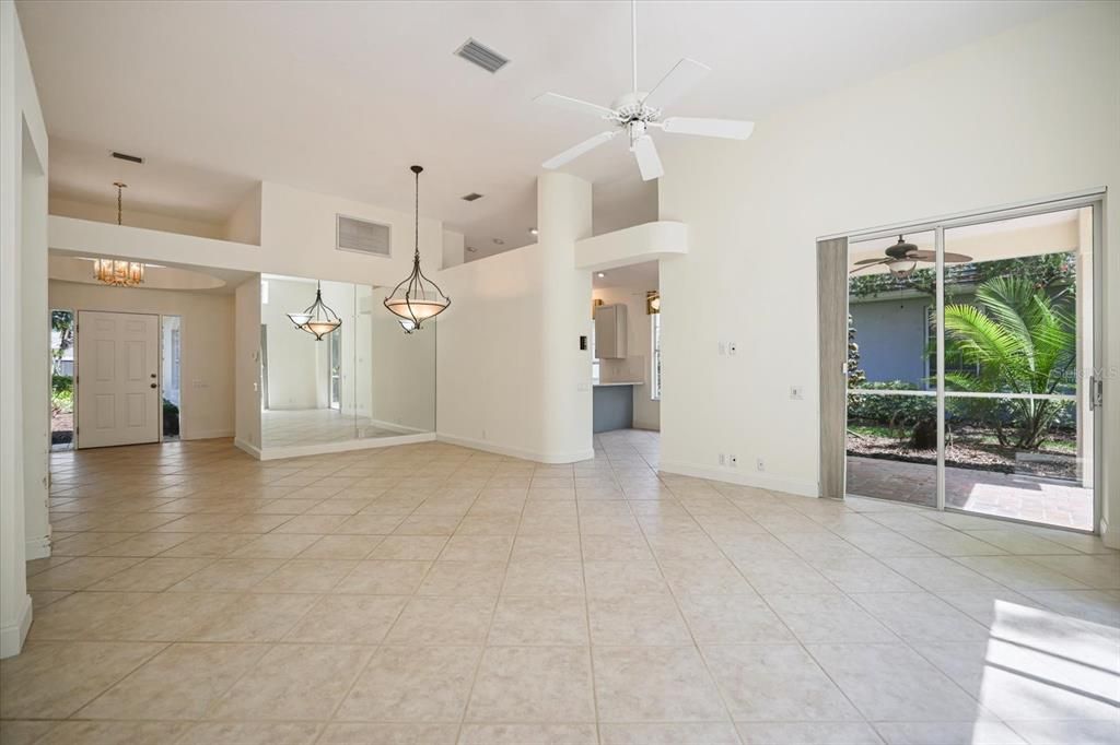 For Sale: $545,000 (3 beds, 2 baths, 1721 Square Feet)