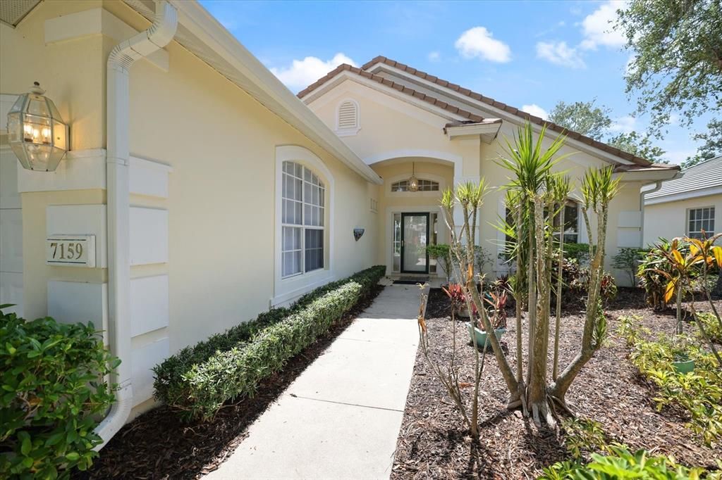 For Sale: $545,000 (3 beds, 2 baths, 1721 Square Feet)