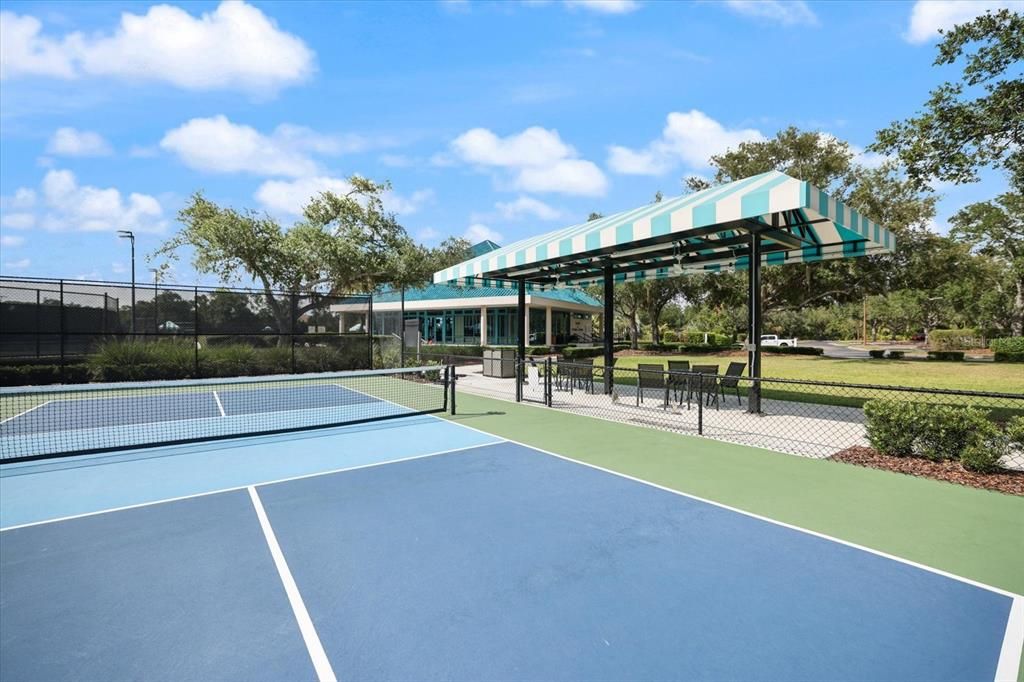 For Sale: $545,000 (3 beds, 2 baths, 1721 Square Feet)