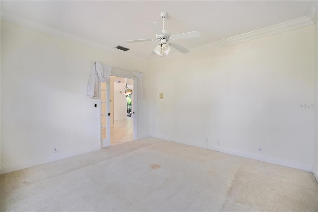 For Sale: $545,000 (3 beds, 2 baths, 1721 Square Feet)
