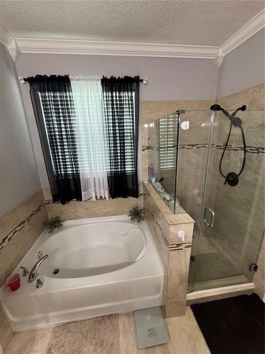 For Rent: $2,500 (4 beds, 2 baths, 2094 Square Feet)