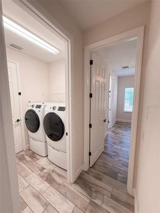 For Rent: $3,500 (3 beds, 3 baths, 2086 Square Feet)
