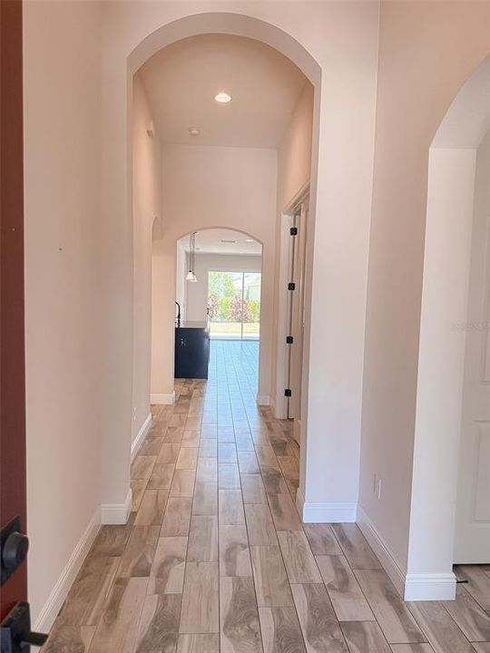 For Rent: $3,500 (3 beds, 3 baths, 2086 Square Feet)