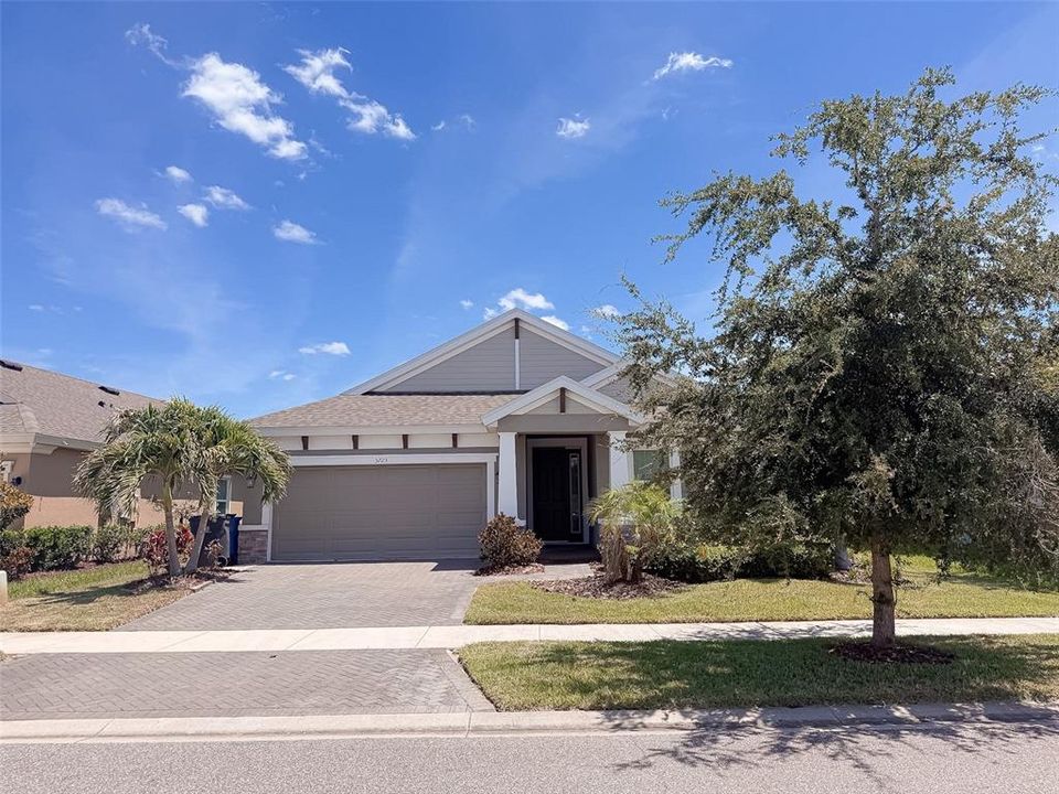 For Rent: $3,500 (3 beds, 3 baths, 2086 Square Feet)