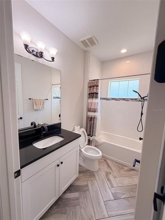 For Rent: $3,500 (3 beds, 3 baths, 2086 Square Feet)