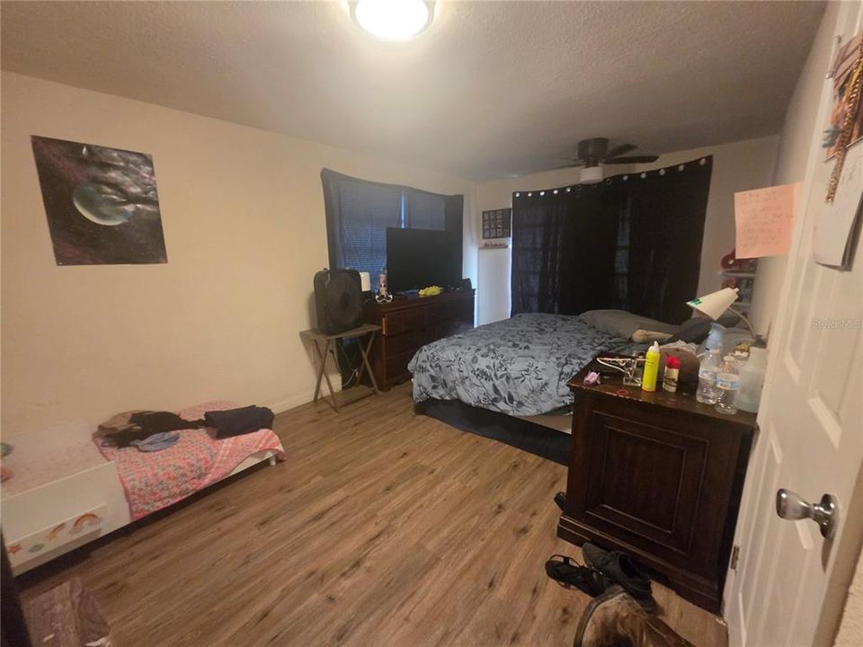 For Sale: $259,900 (3 beds, 2 baths, 1135 Square Feet)