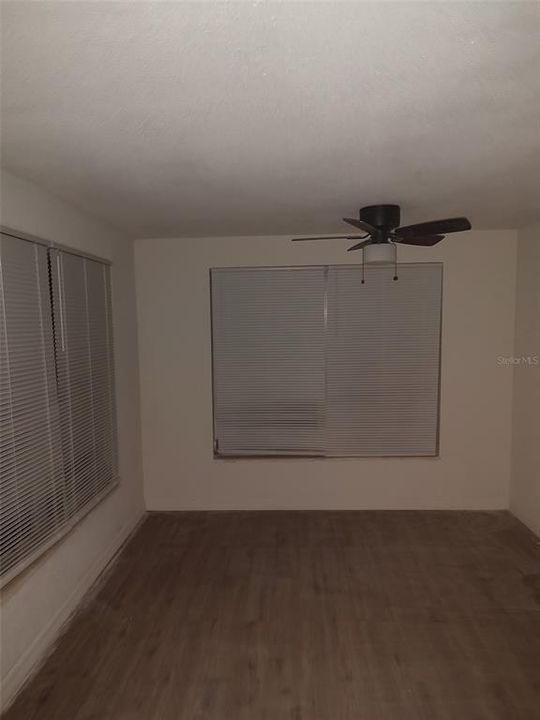 For Sale: $259,900 (3 beds, 2 baths, 1135 Square Feet)
