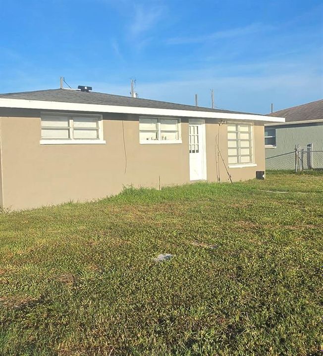 For Sale: $259,900 (3 beds, 2 baths, 1135 Square Feet)