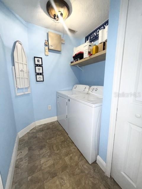 For Rent: $1,600 (1 beds, 1 baths, 734 Square Feet)