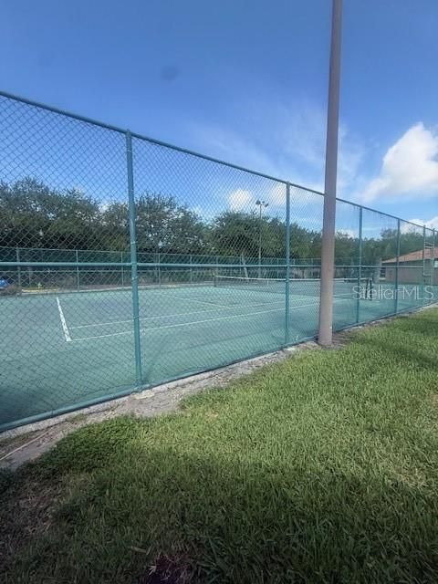 For Rent: $1,600 (1 beds, 1 baths, 734 Square Feet)